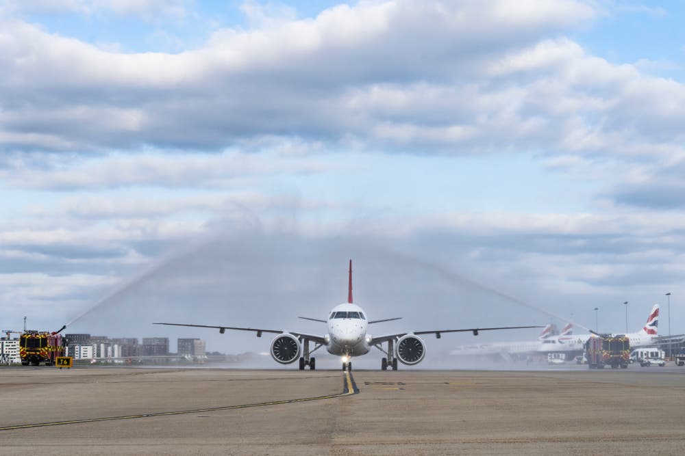 Helvetic first E2 flight to LCY