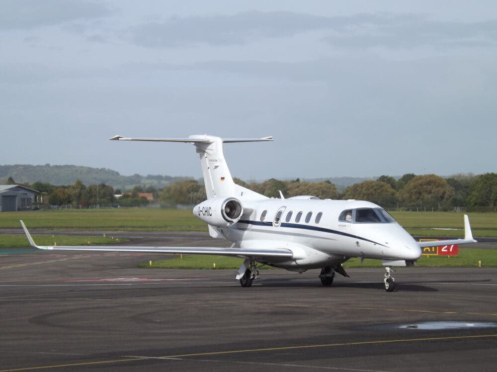 Embraer Phenom 300