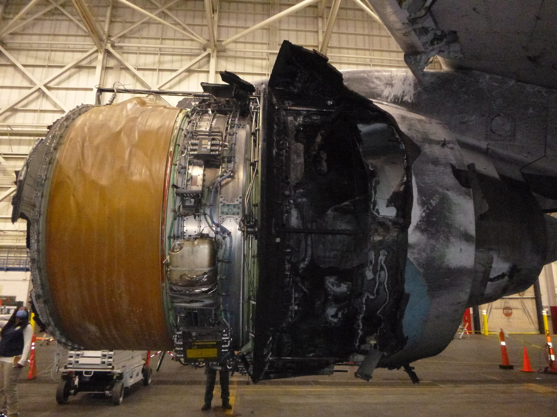 United Airlines, Boeing 777, Engine Failure