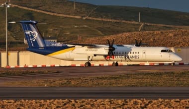 Icelandair Dash 8-400