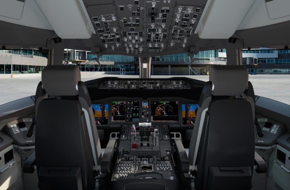 777X touchscreen flight deck