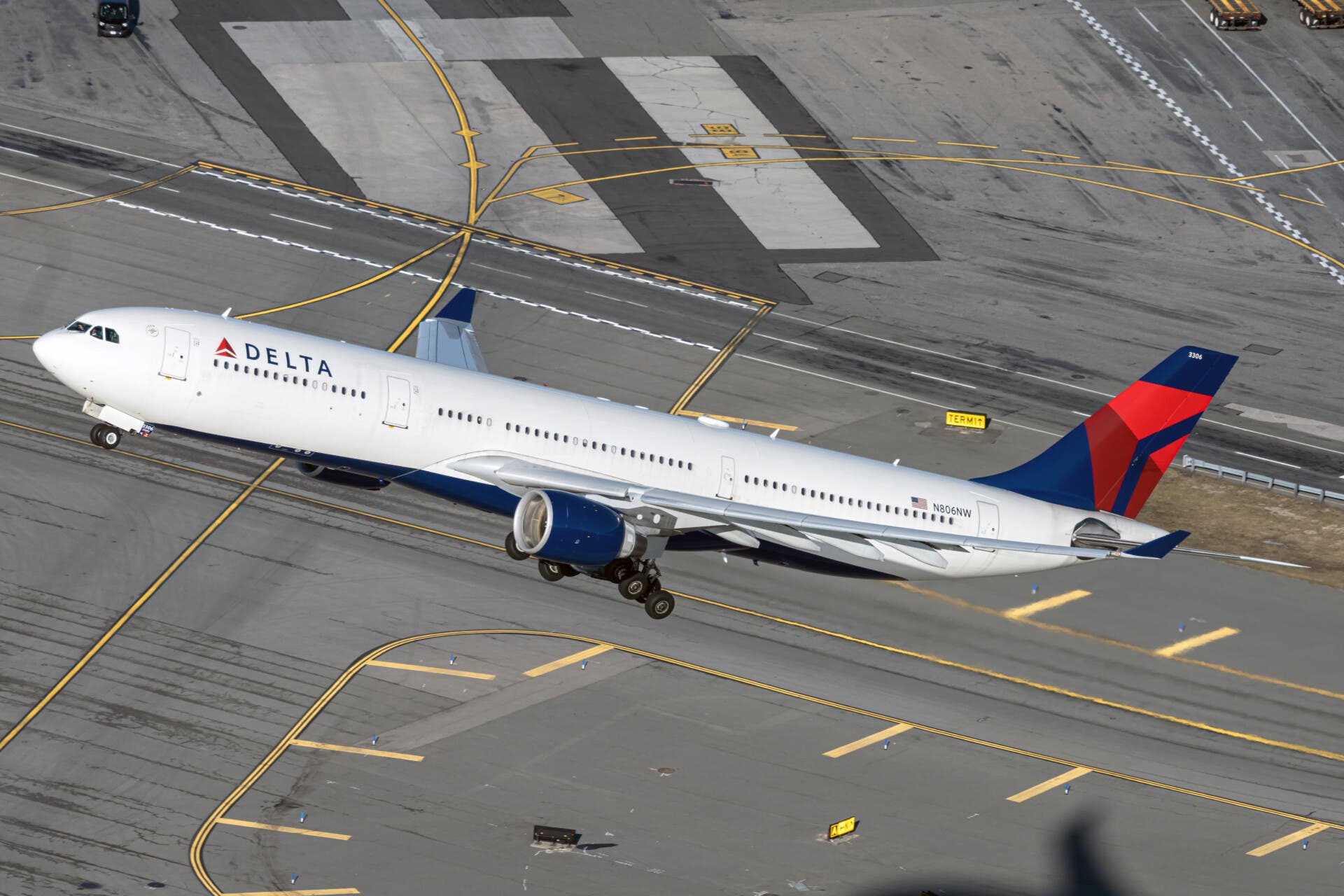 Delta Air Lines, Airbus A330-300, Seat Map