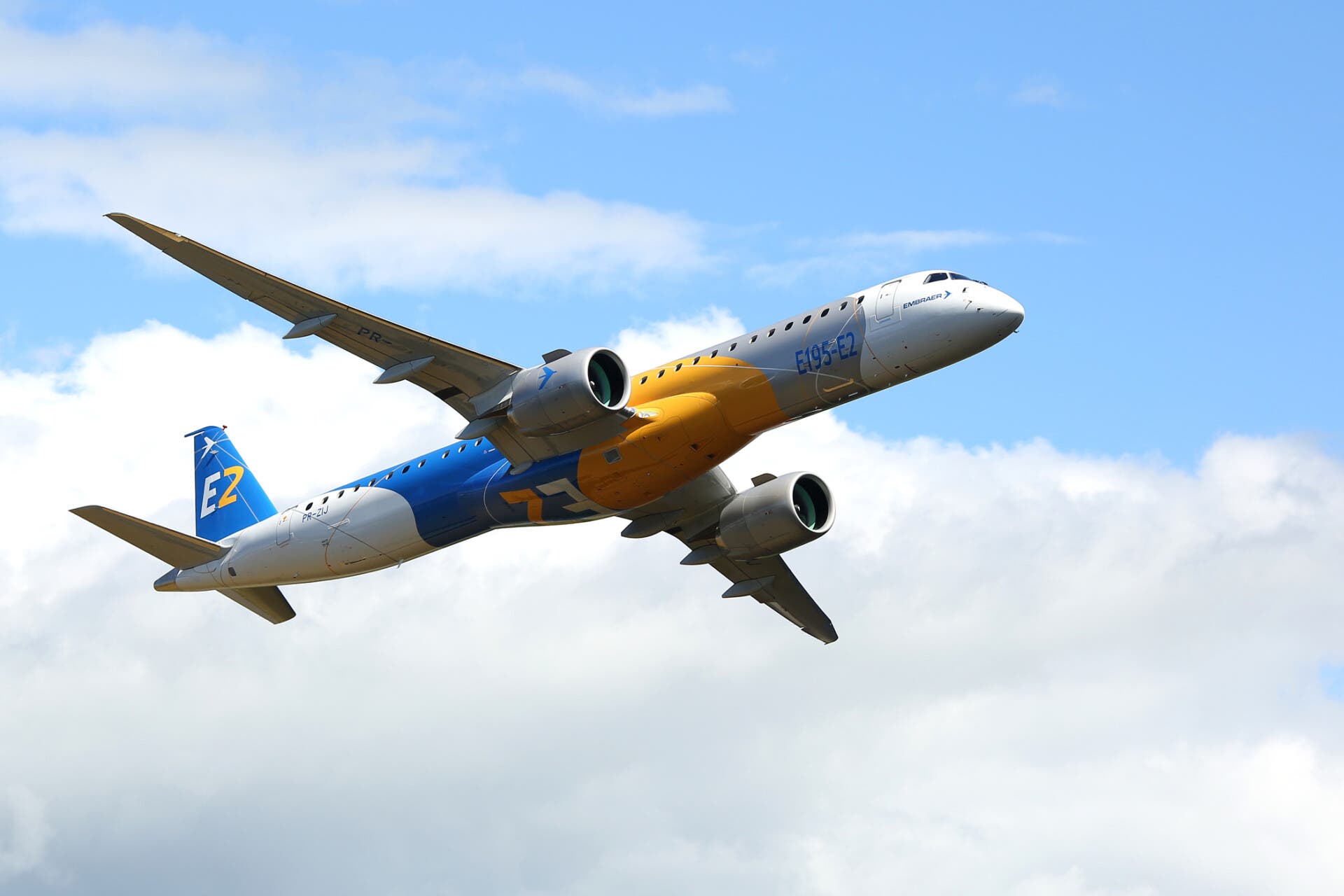 Embraer, E195-E2, SAFs