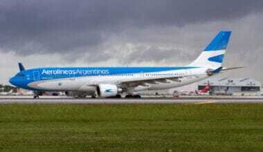 An Aerolíneas Argentinas Airbus A330-200 lining up at Miami