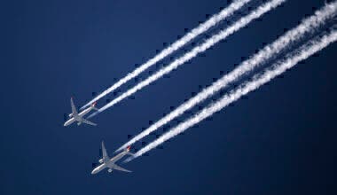 Aircraft contrails