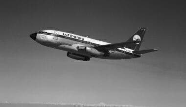 Lufthansa Boeing 737-100 In-Flight