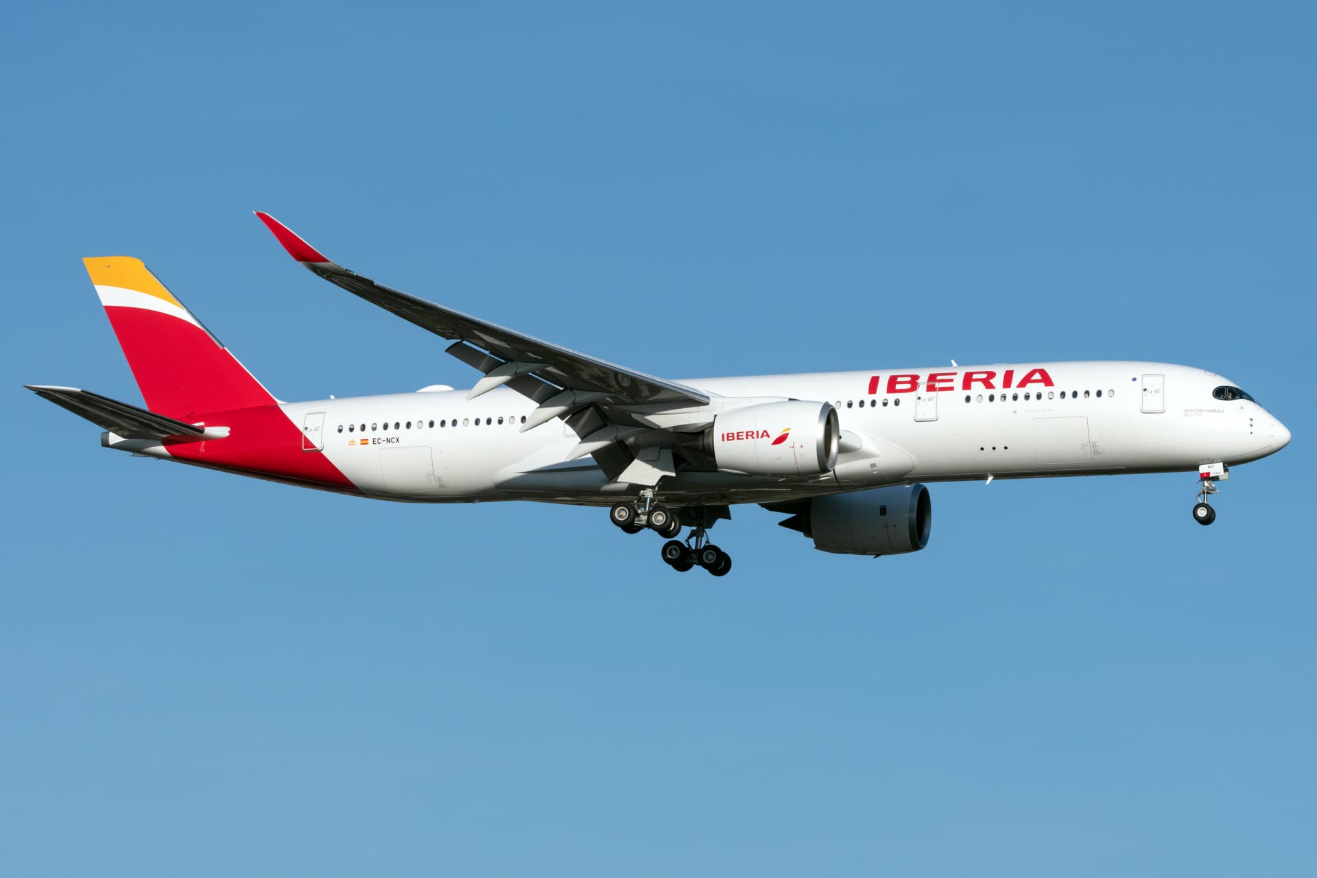Iberia Airbus A350-941 EC-NCX (2)