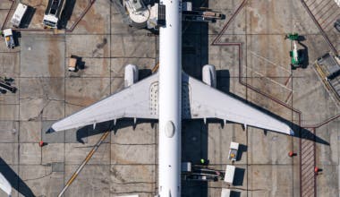 United B757