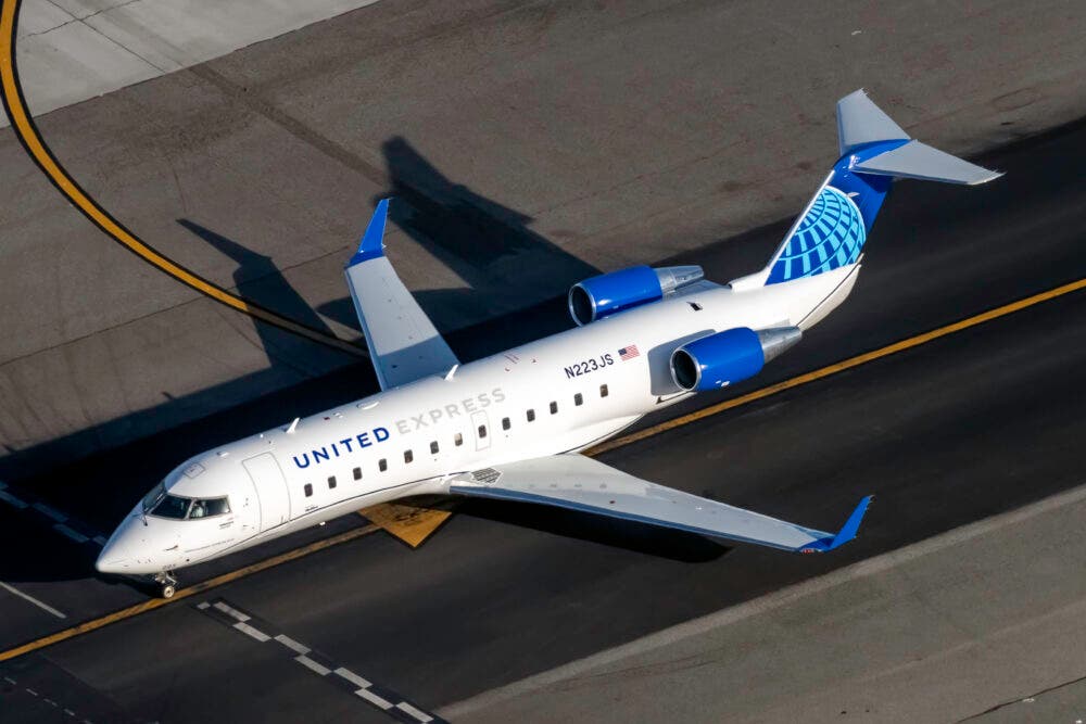 United CRJ200