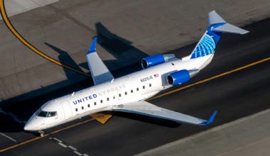 United CRJ200